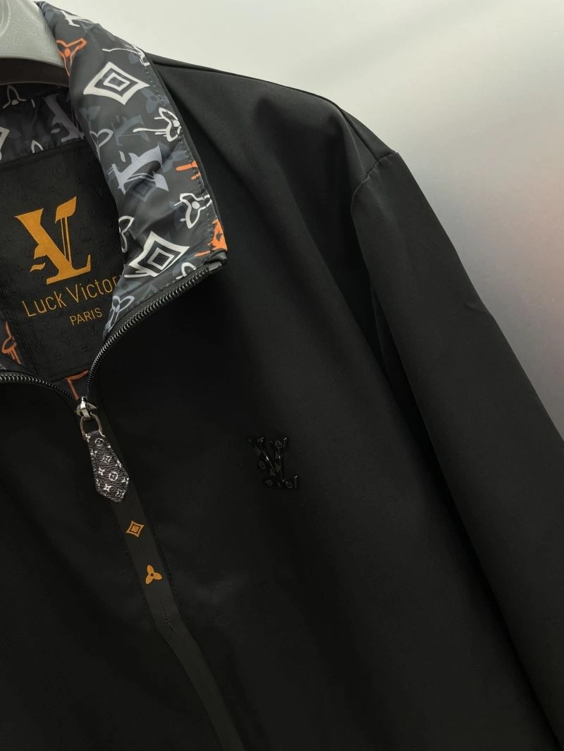Louis Vuitton Outwear Sporty 137573