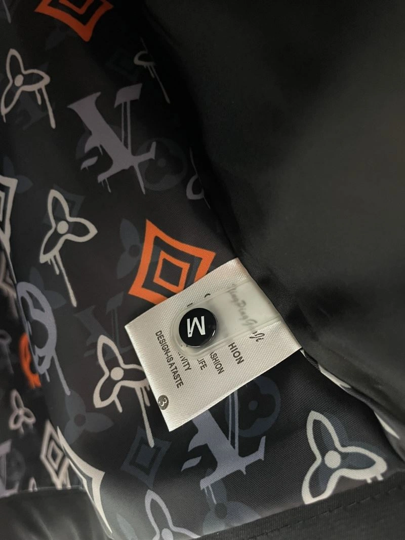 Louis Vuitton Outwear Sporty 137573