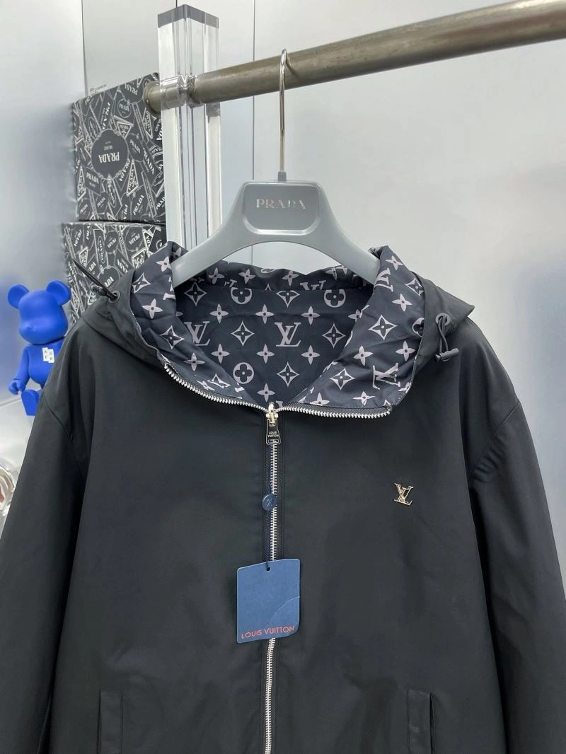 Contemporary Louis Vuitton Outwear 137583