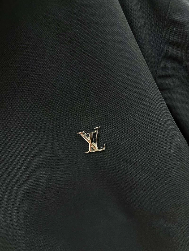 Contemporary Louis Vuitton Outwear 137583