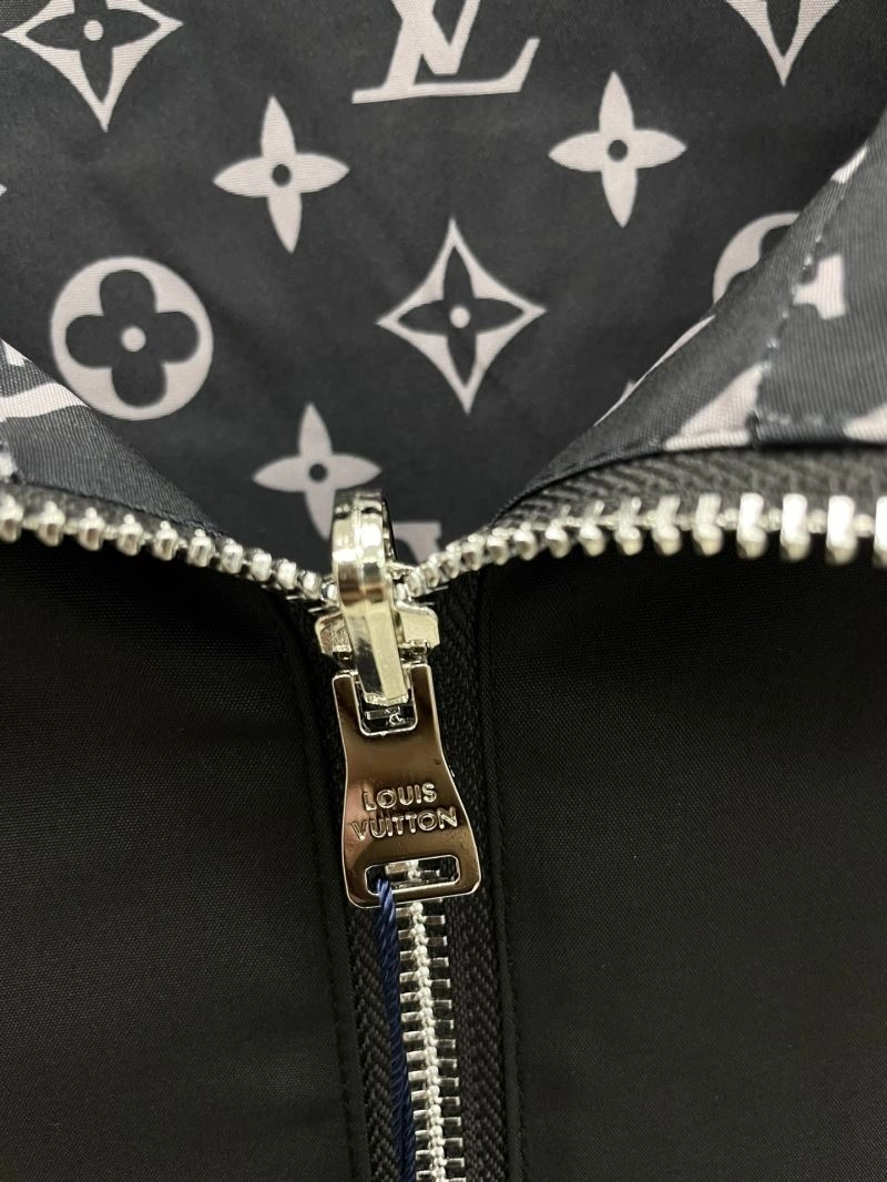 Contemporary Louis Vuitton Outwear 137583