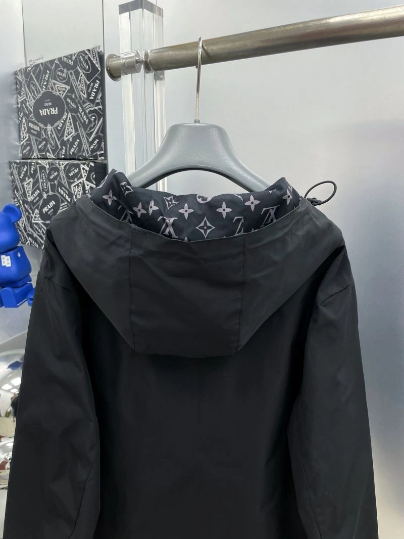 Contemporary Louis Vuitton Outwear 137583
