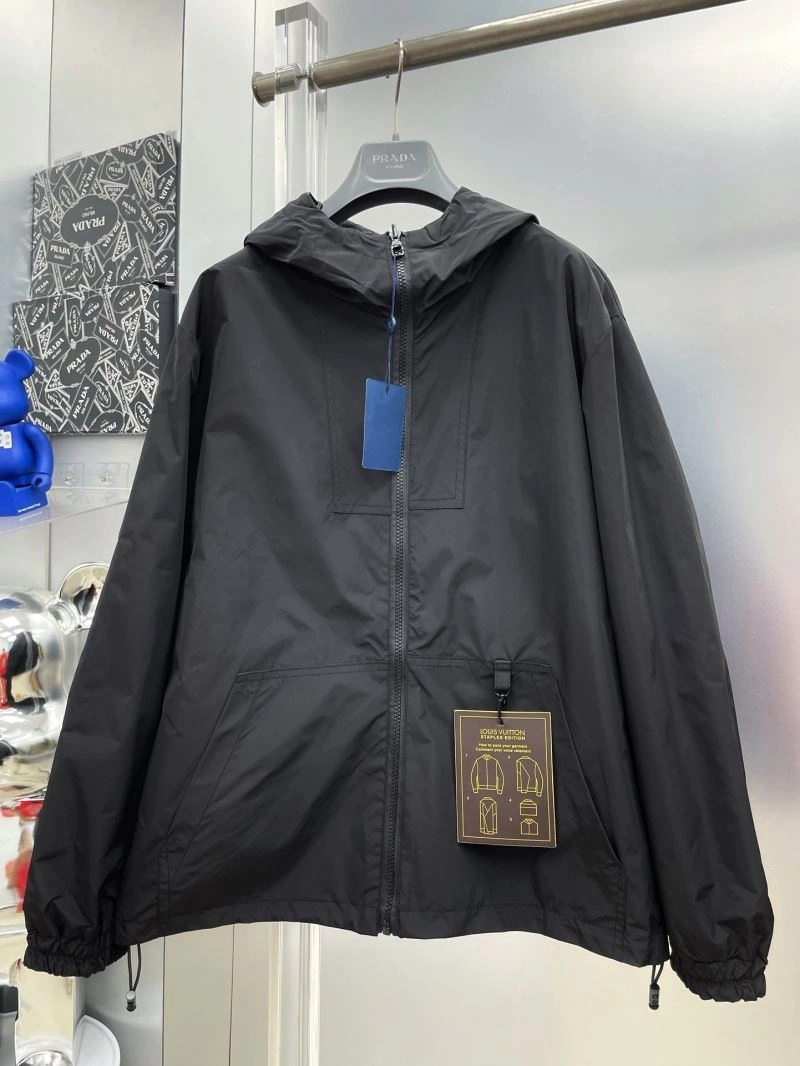 Louis Vuitton Outwear Elegant 137576