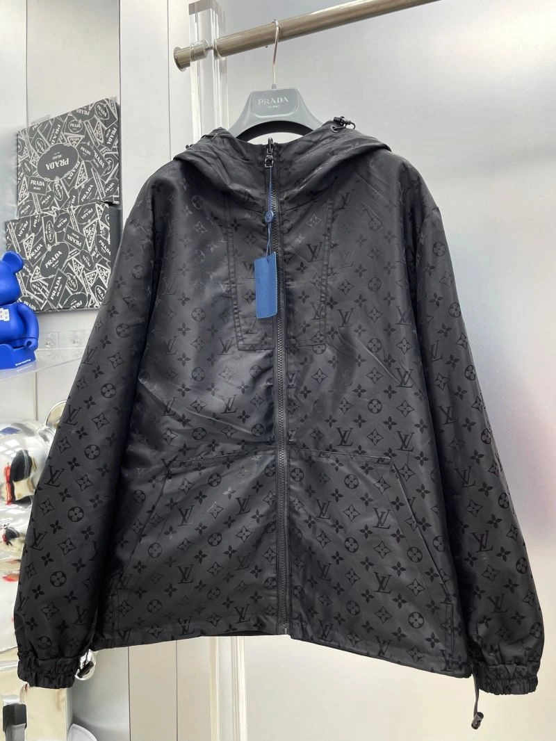 Louis Vuitton Outwear Elegant 137576