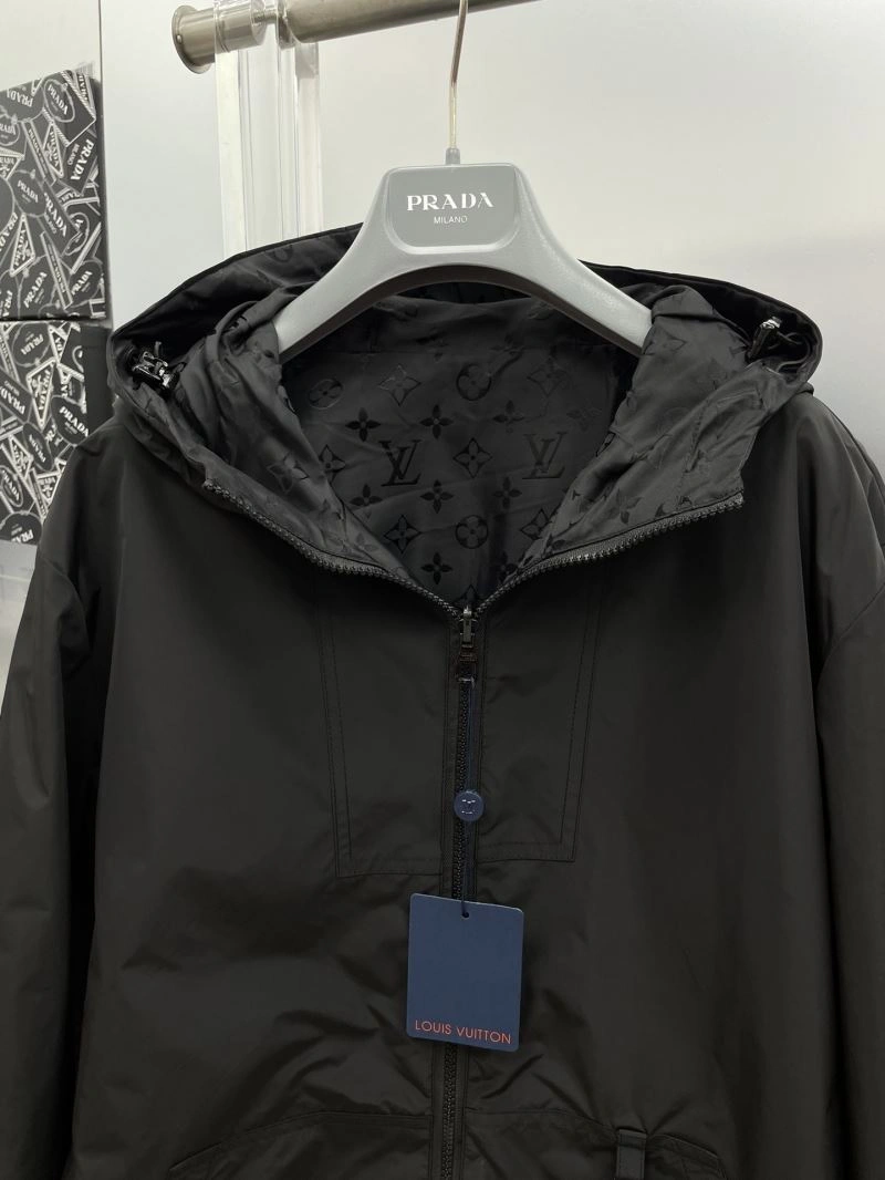 Louis Vuitton Outwear Elegant 137576
