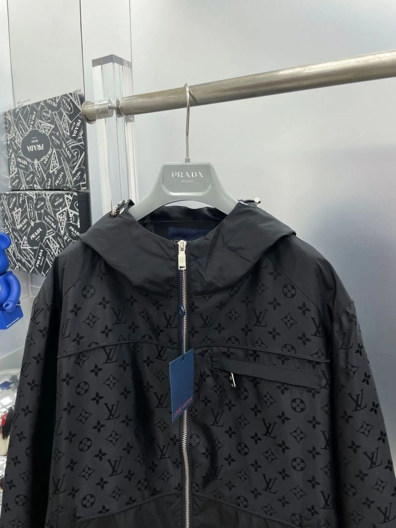 Louis Vuitton Outwear Trendsetting 137569