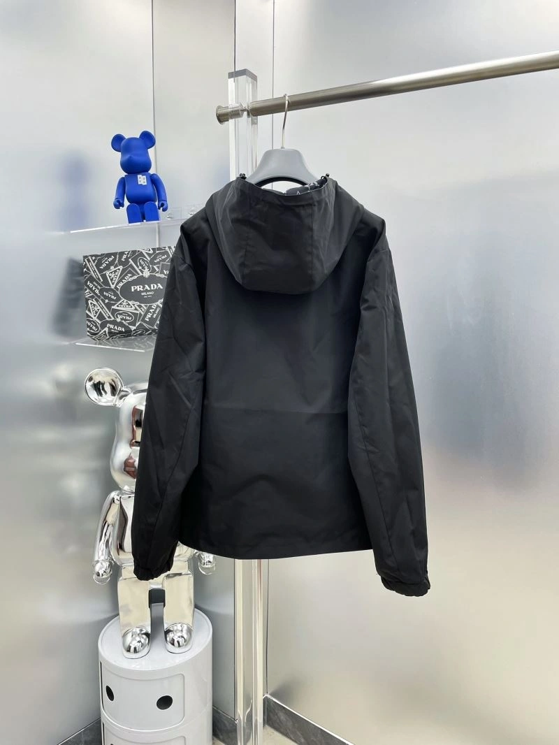 Unisex Louis Vuitton Outwear 137564