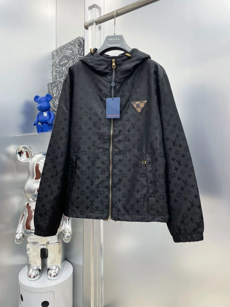 Soft Louis Vuitton Outwear 137565