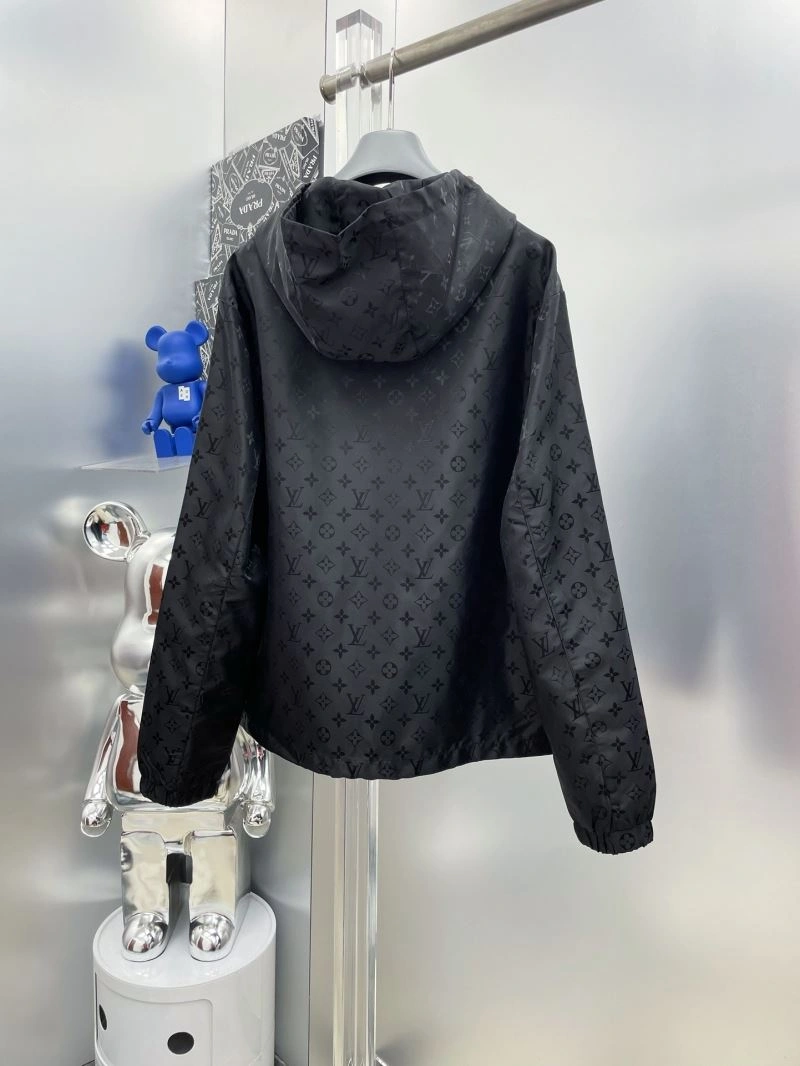 Soft Louis Vuitton Outwear 137565