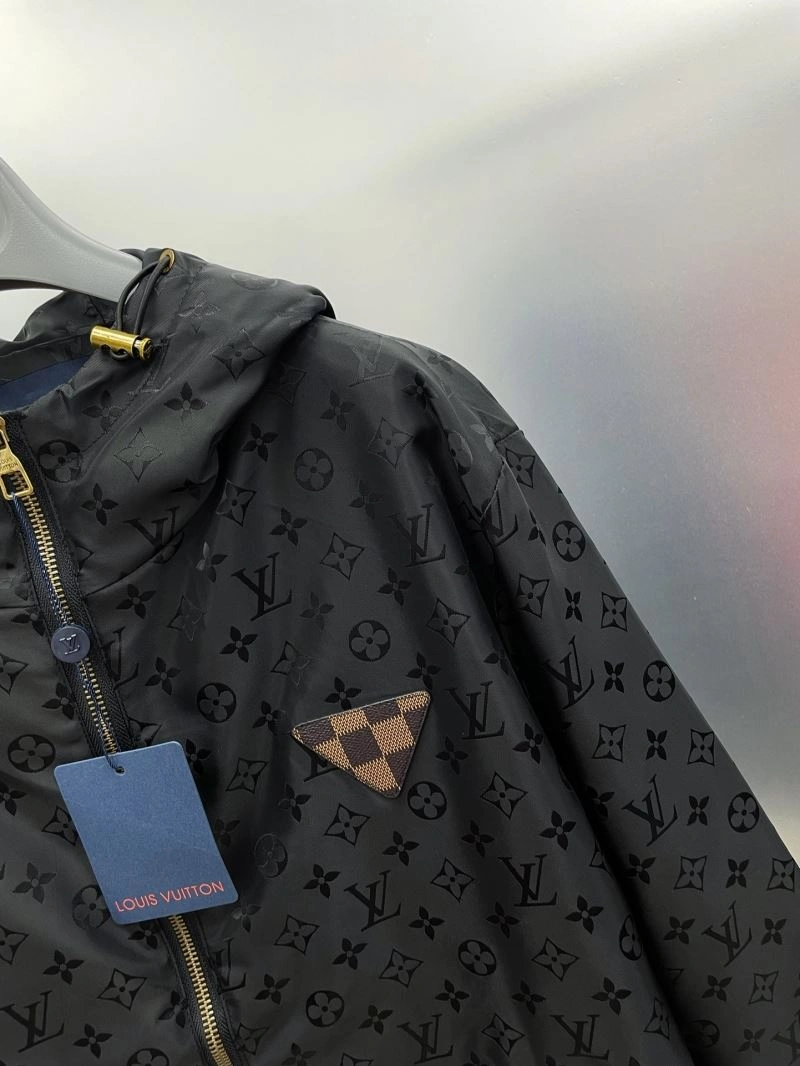 Soft Louis Vuitton Outwear 137565