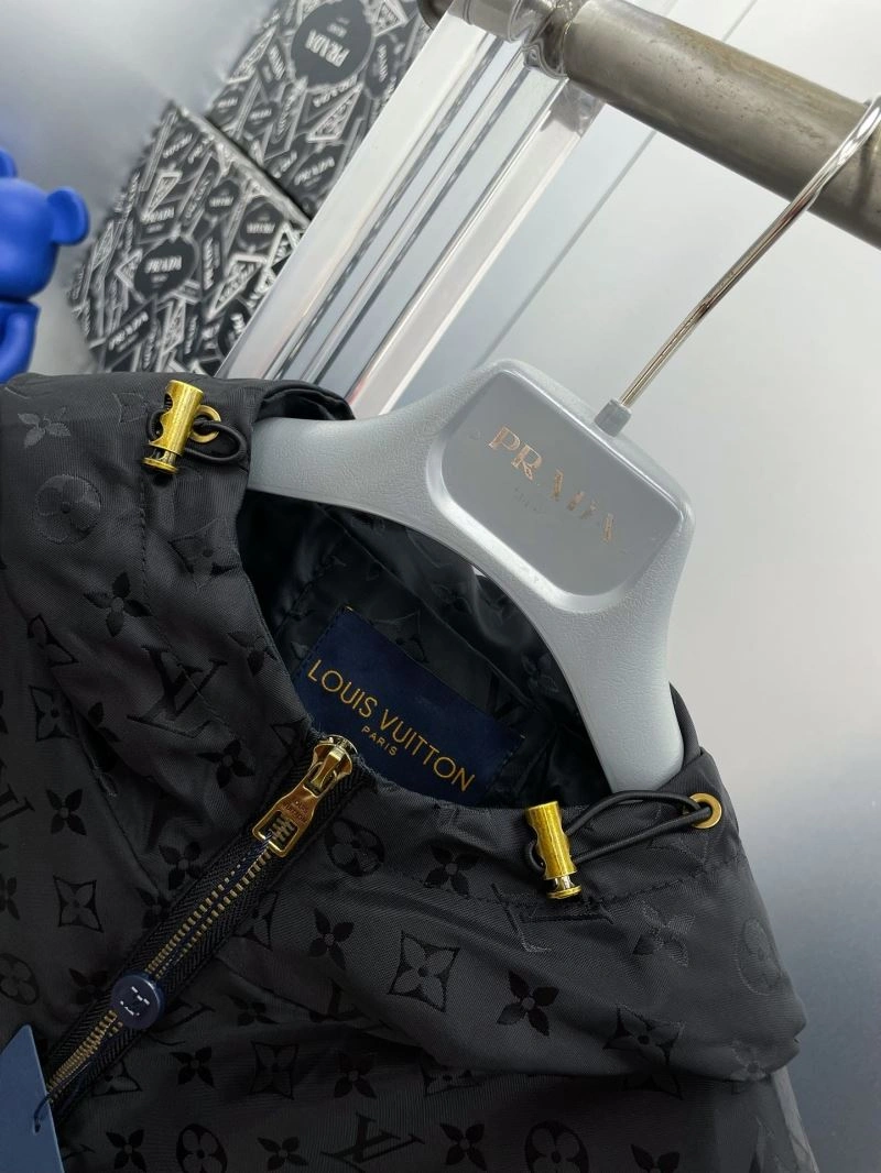 Soft Louis Vuitton Outwear 137565