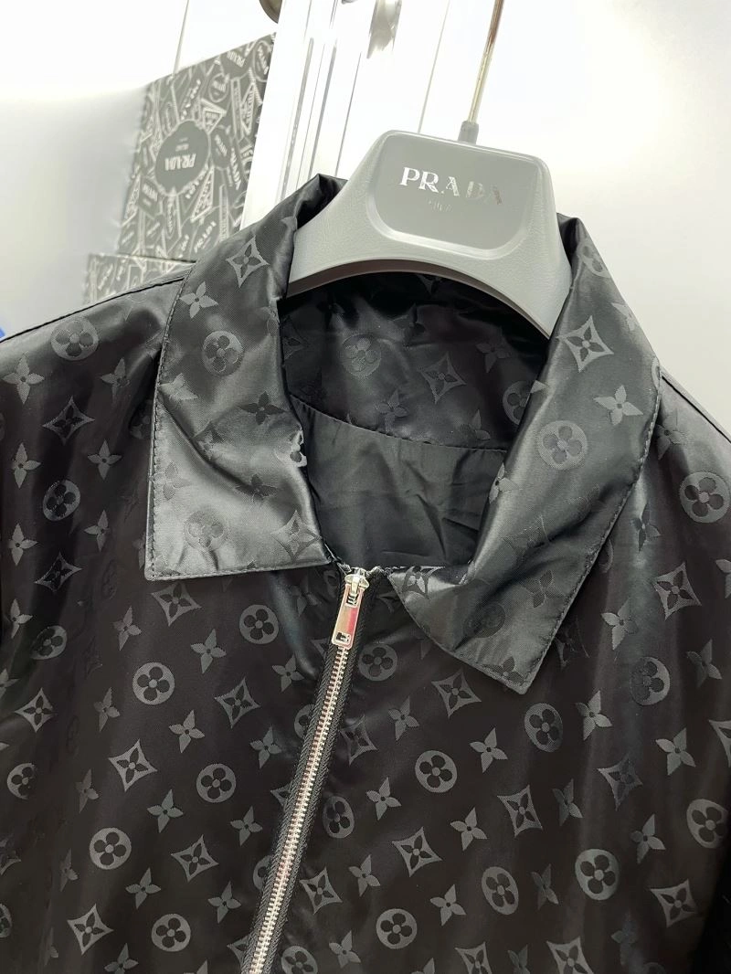 Neat Louis Vuitton Outwear 137568