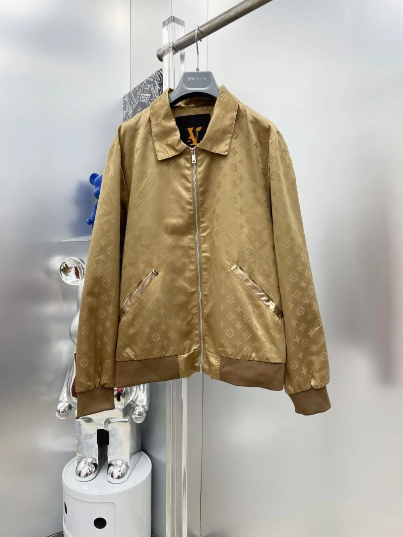 Minimalist Louis Vuitton Outwear 137579