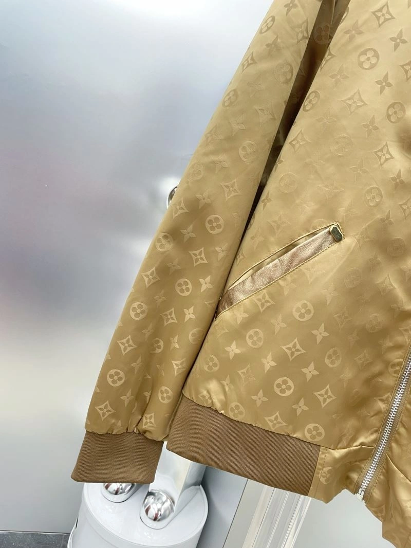 Minimalist Louis Vuitton Outwear 137579