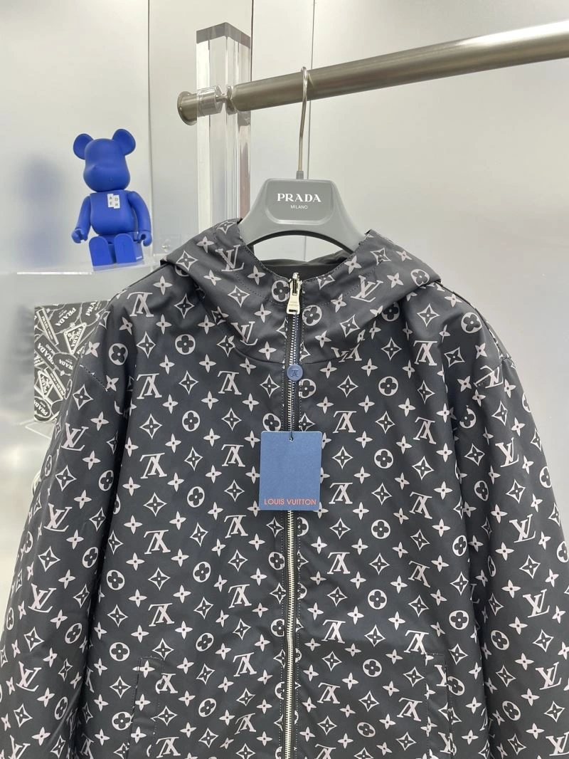 Louis Vuitton Outwear FlexibleFit 137570