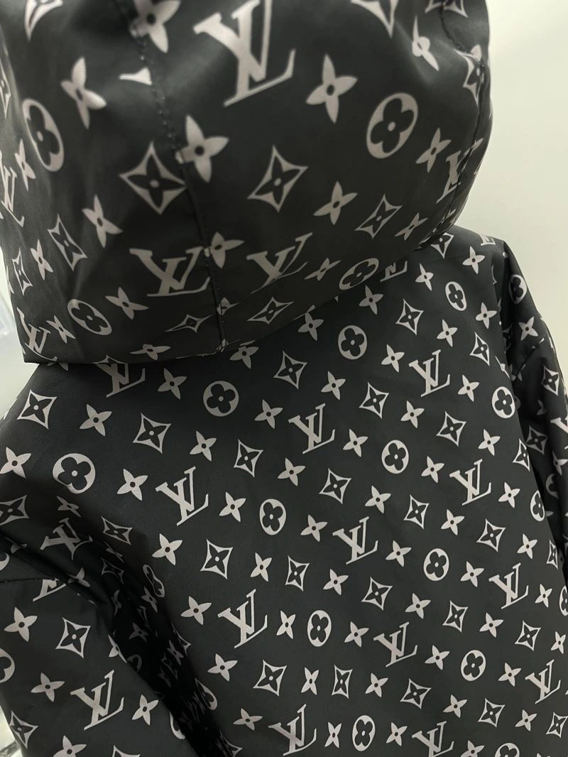 Louis Vuitton Outwear FlexibleFit 137570