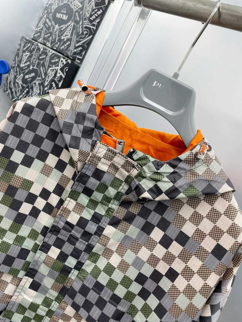 ZipUp Louis Vuitton Outwear 137559