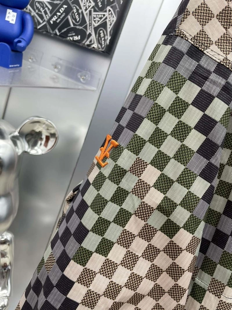 ZipUp Louis Vuitton Outwear 137559