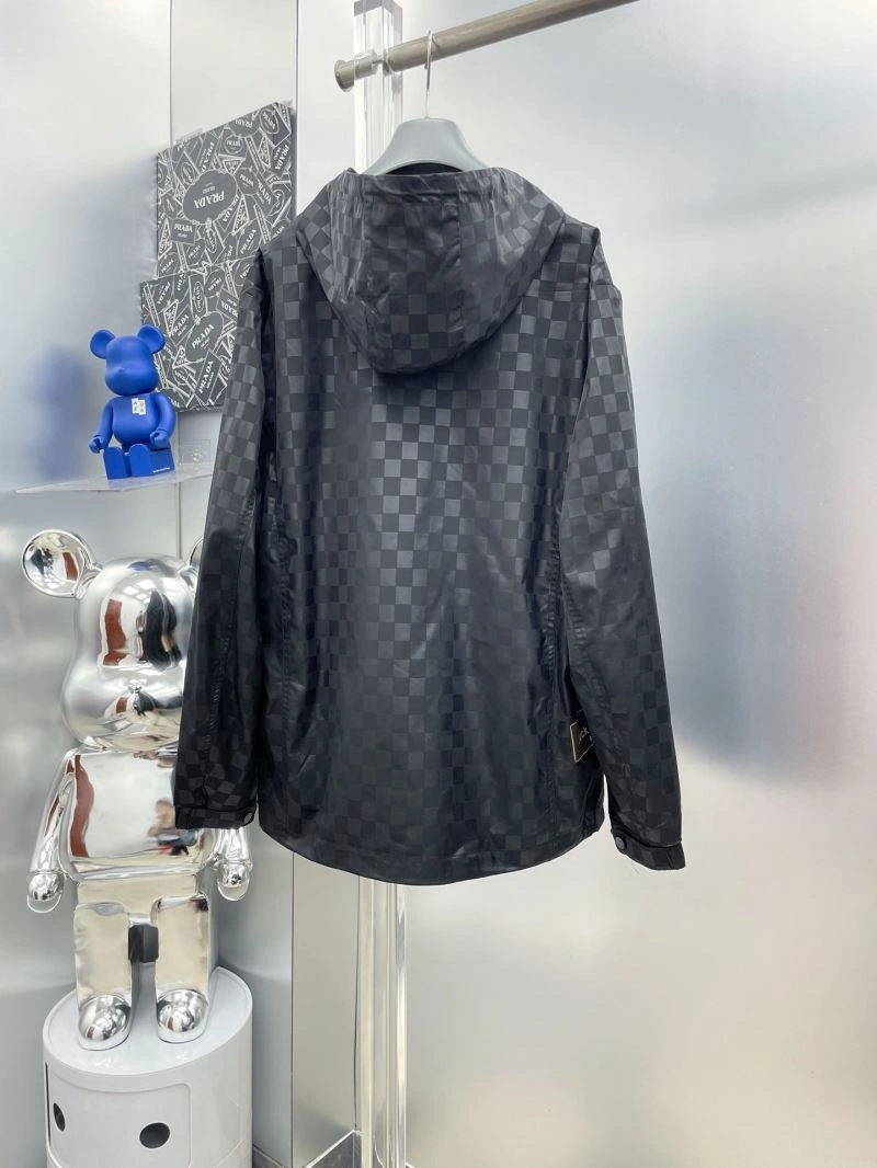 WaterResistant Louis Vuitton Outwear 137558