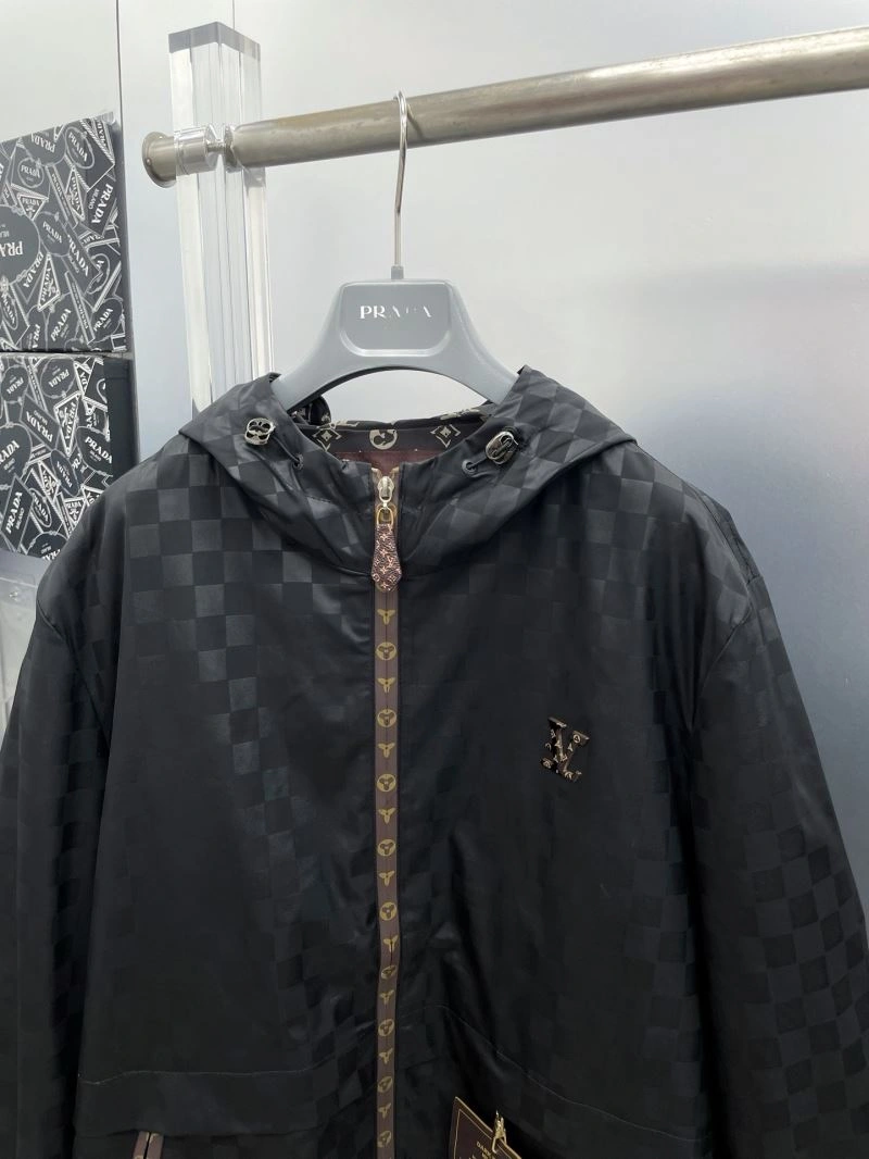 WaterResistant Louis Vuitton Outwear 137558