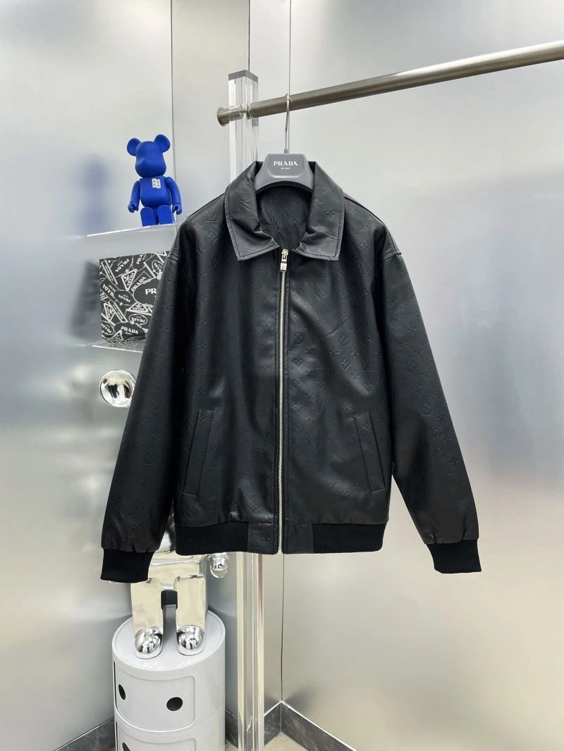 Elegant Louis Vuitton Outwear 137553