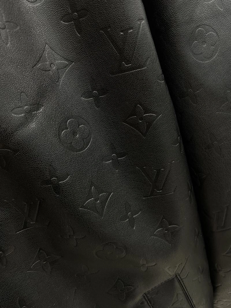 Elegant Louis Vuitton Outwear 137553