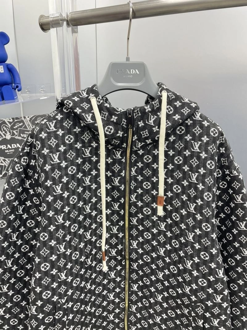 Functional Louis Vuitton Outwear 137551