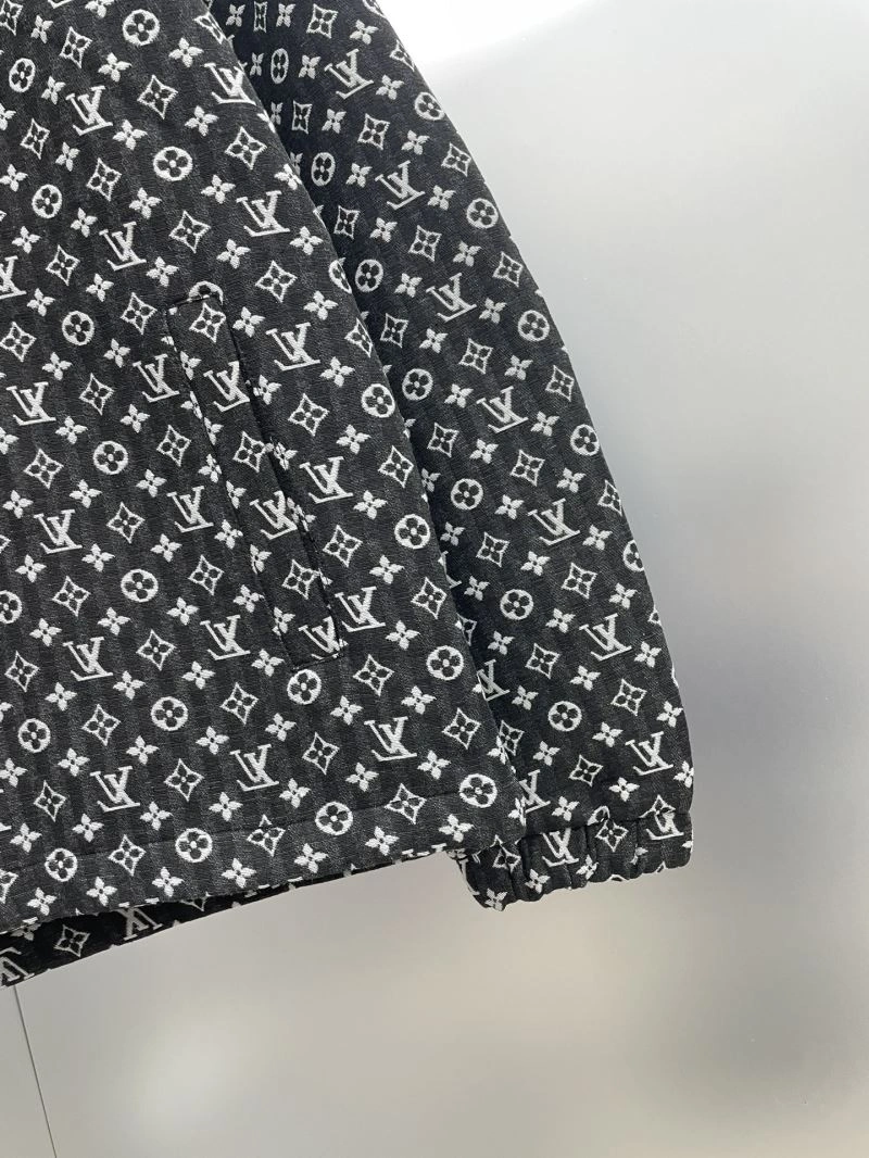 Functional Louis Vuitton Outwear 137551