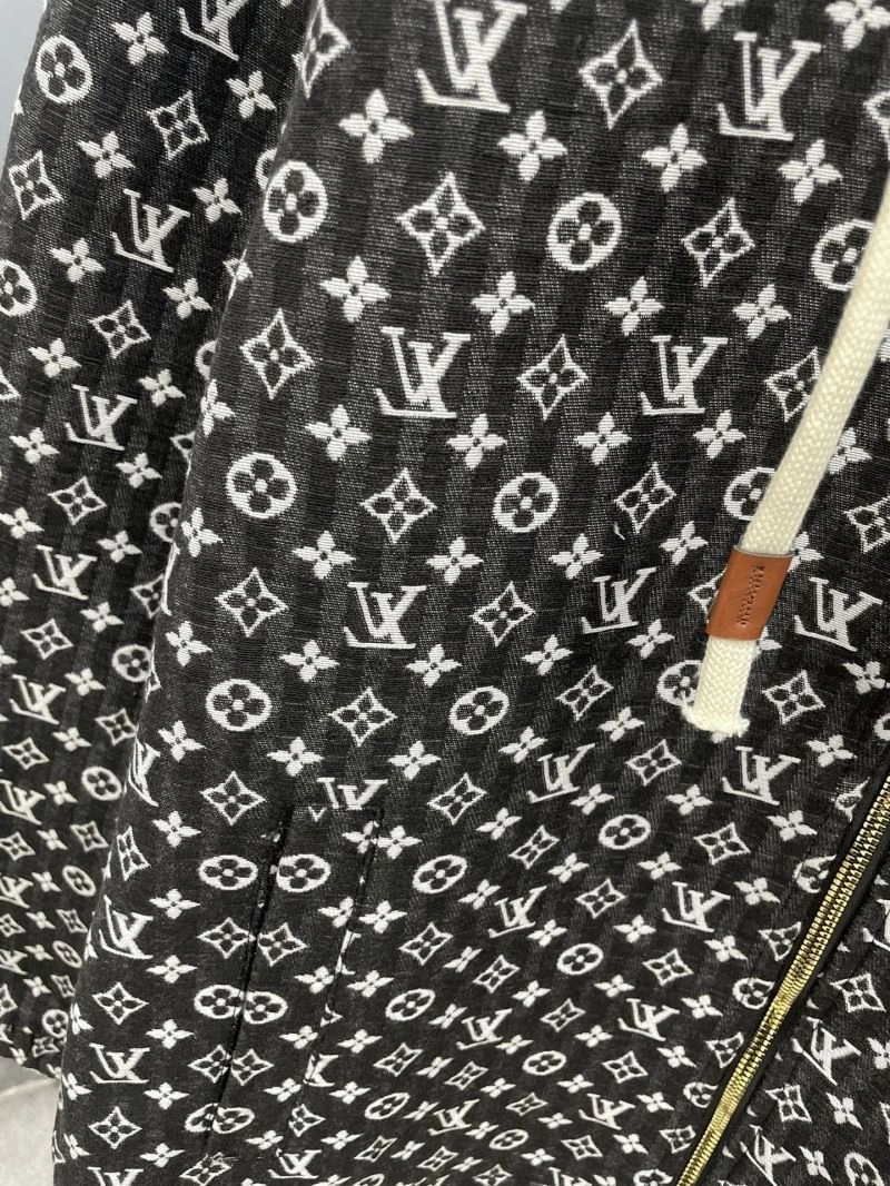 Functional Louis Vuitton Outwear 137551