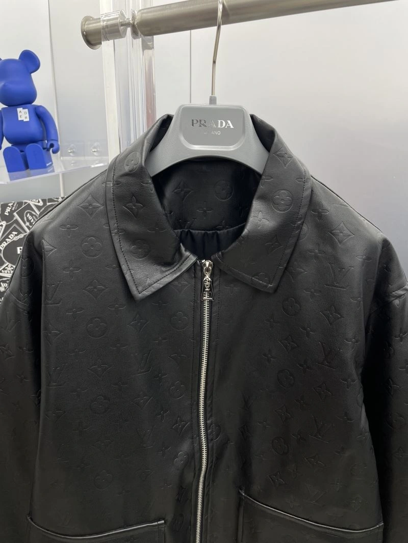 Stretchable Louis Vuitton Outwear 137545