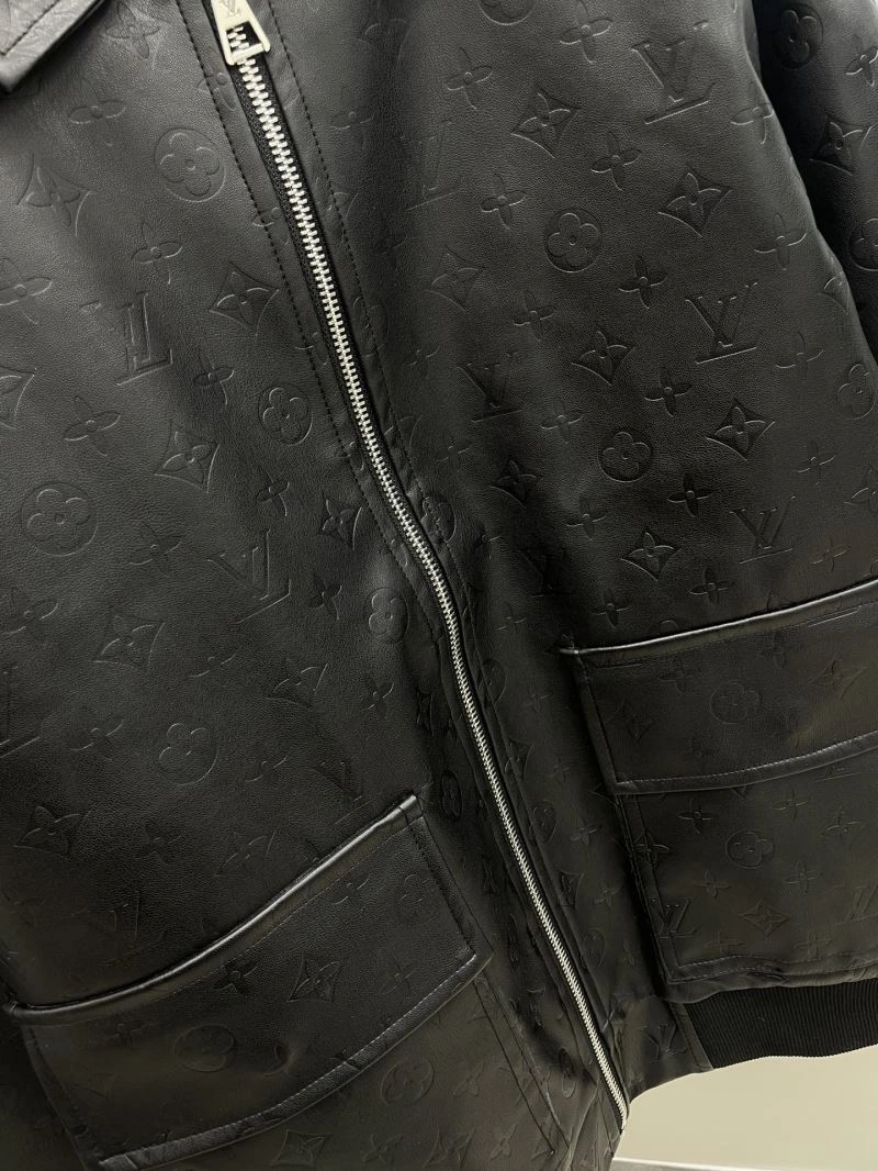 Stretchable Louis Vuitton Outwear 137545