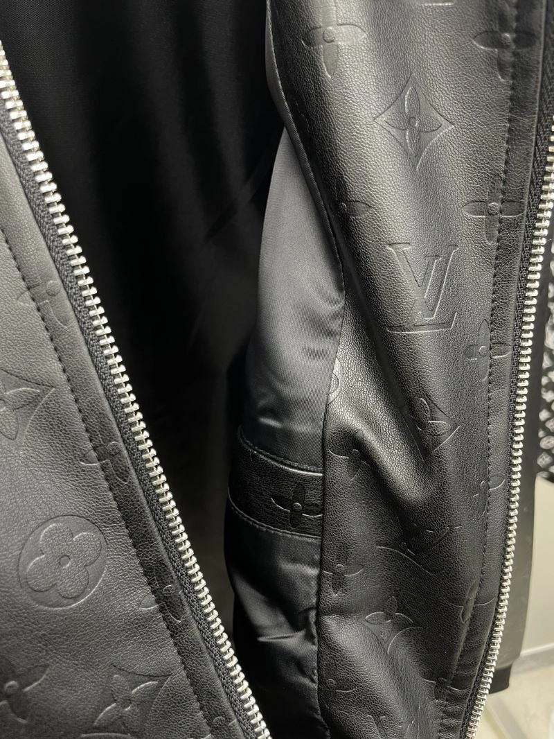 Stretchable Louis Vuitton Outwear 137545