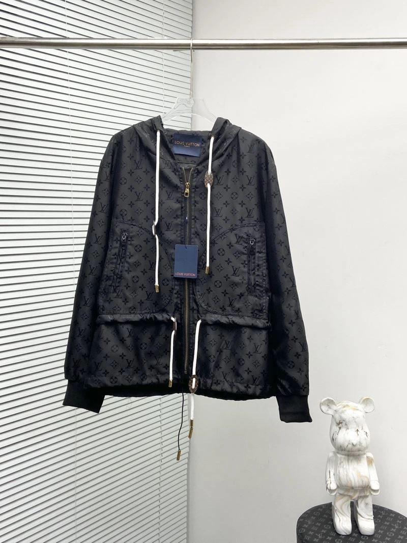 Classic Louis Vuitton Outwear 137543