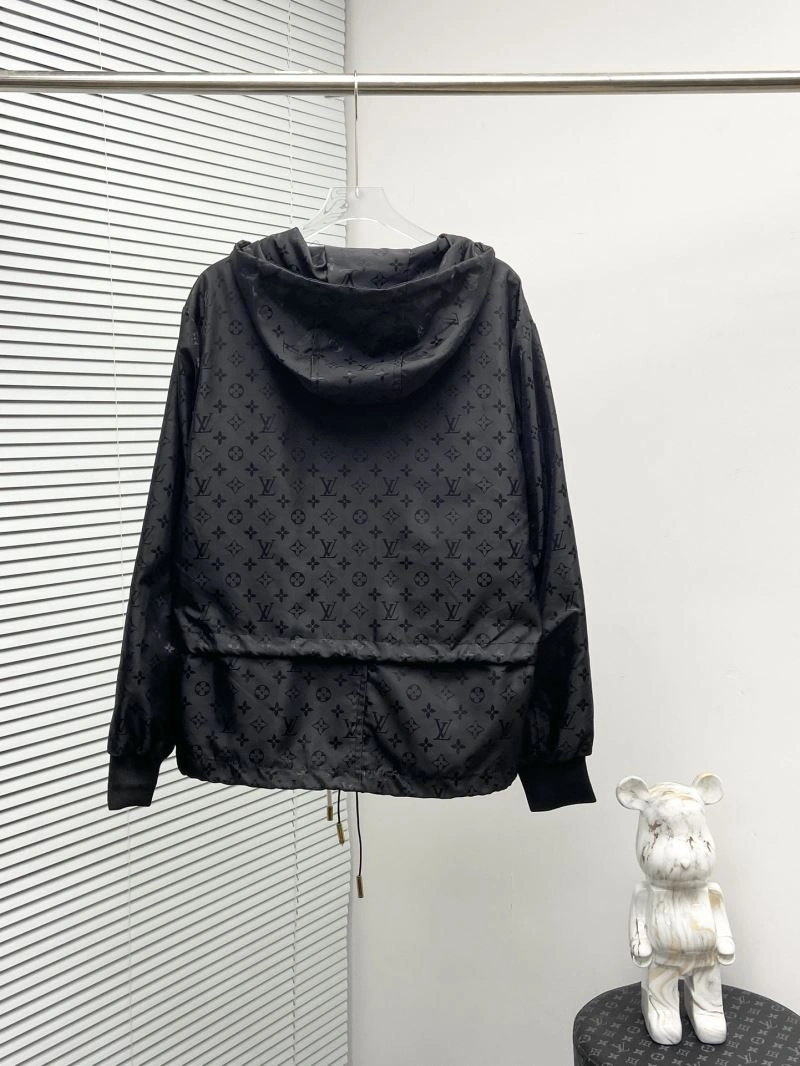 Classic Louis Vuitton Outwear 137543