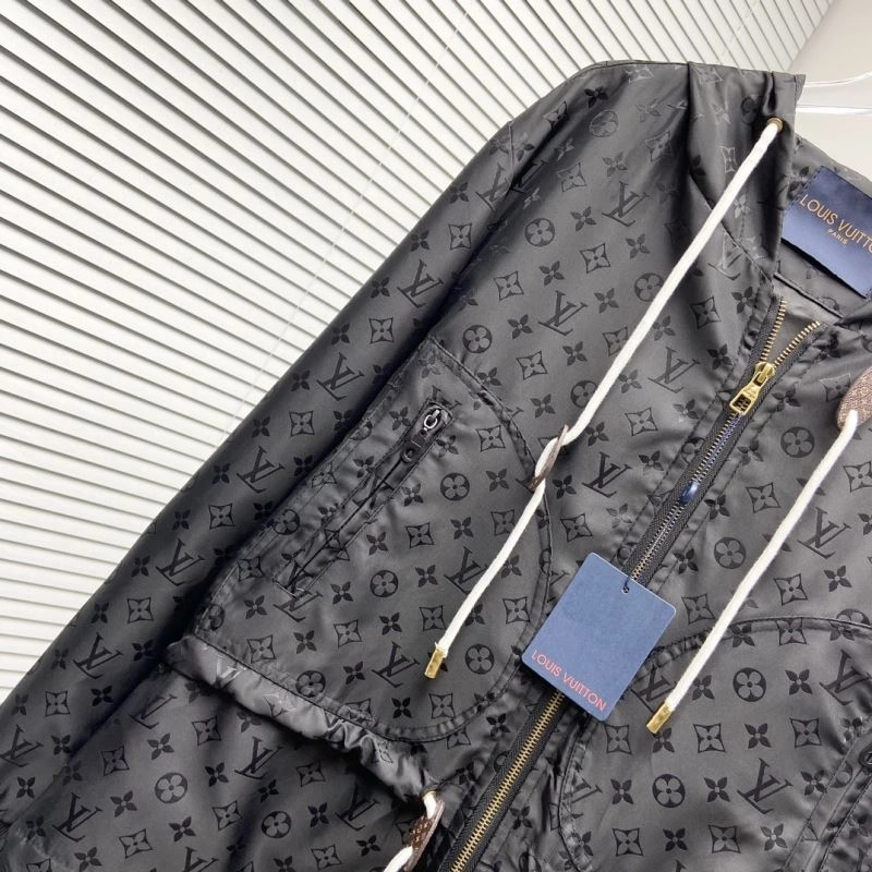 Classic Louis Vuitton Outwear 137543