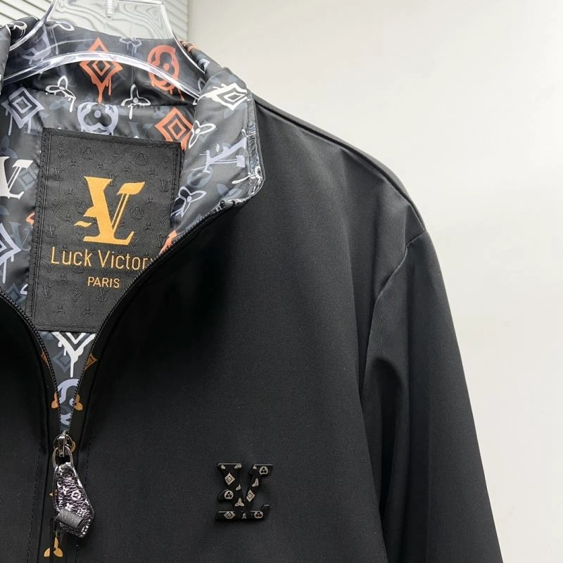Louis Vuitton Outwear Durable 137532