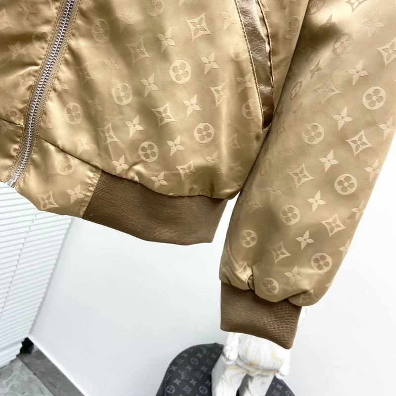 Trendy Louis Vuitton Outwear 137538