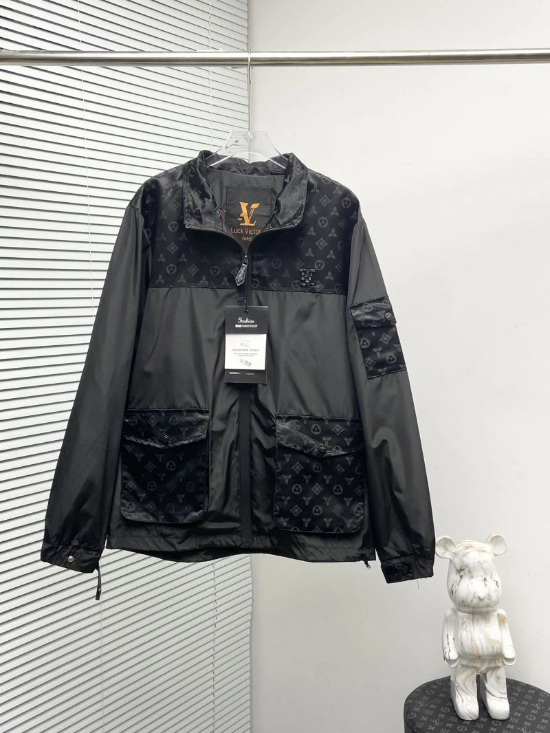 Practical Louis Vuitton Outwear 137552