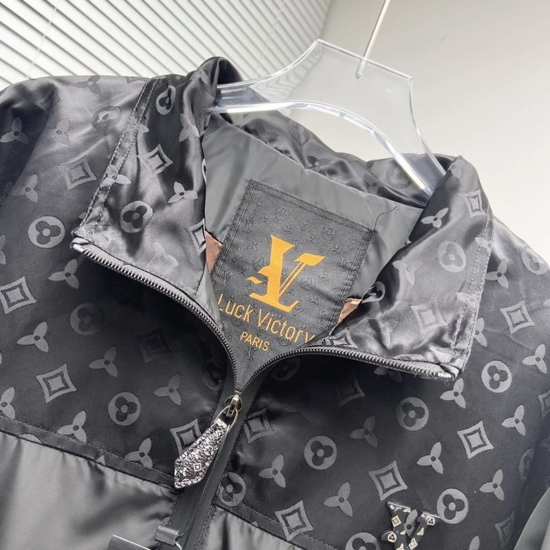 Practical Louis Vuitton Outwear 137552