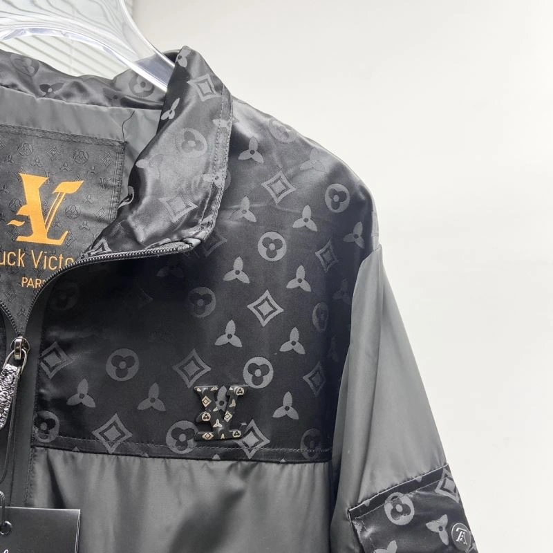 Practical Louis Vuitton Outwear 137552