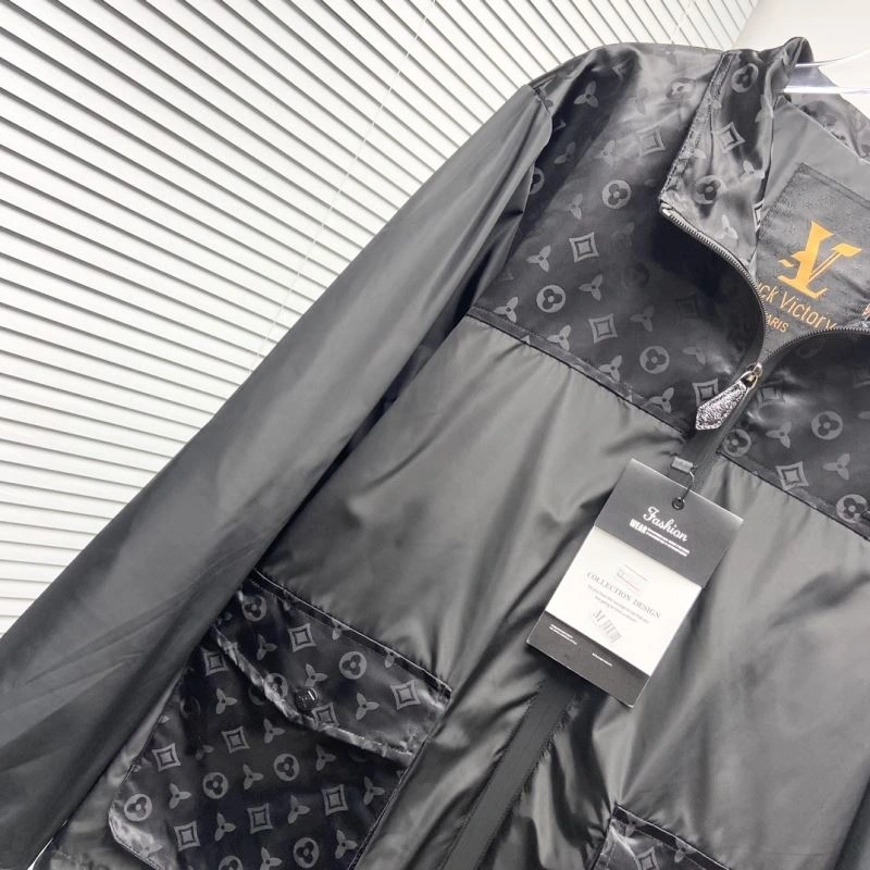 Practical Louis Vuitton Outwear 137552
