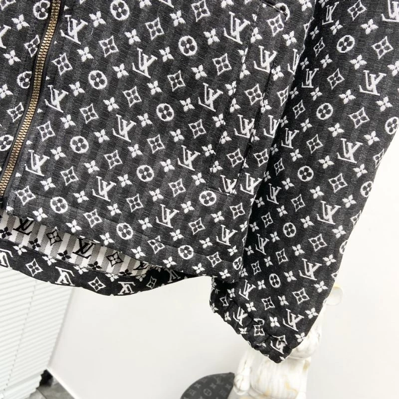 Louis Vuitton Outwear WellDesigned 137536