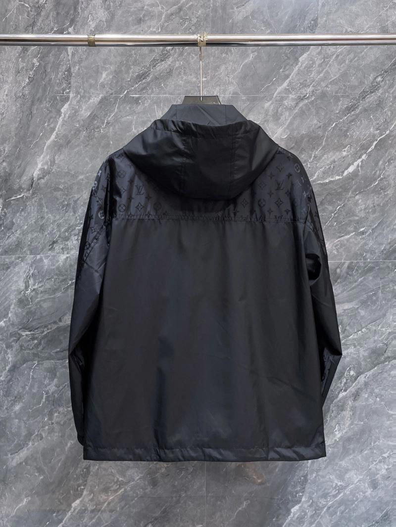 Refined Louis Vuitton Outwear 137602