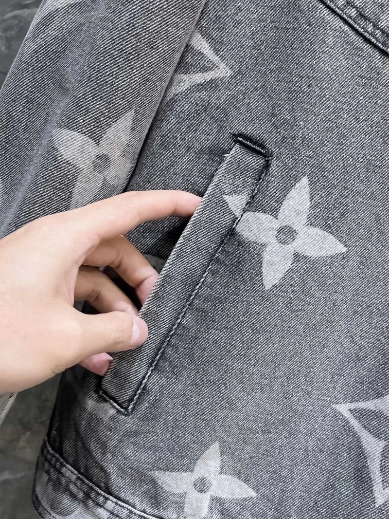 Packable Louis Vuitton Outwear 137531