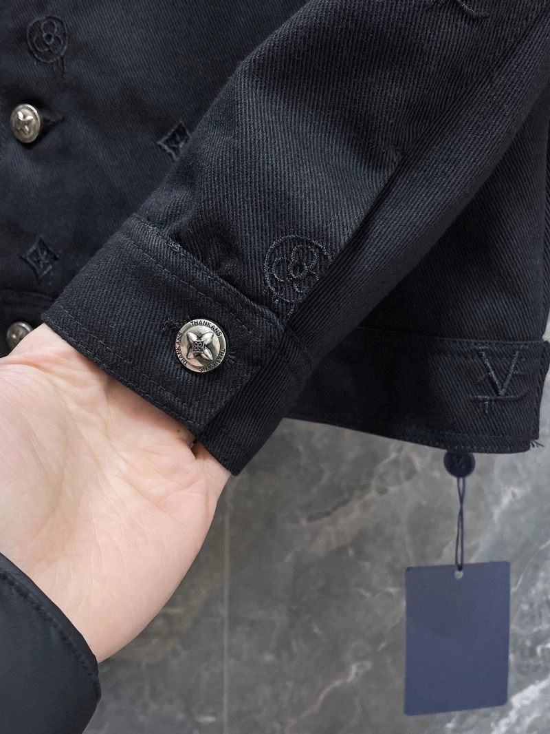 Unisex Louis Vuitton Outwear 137603