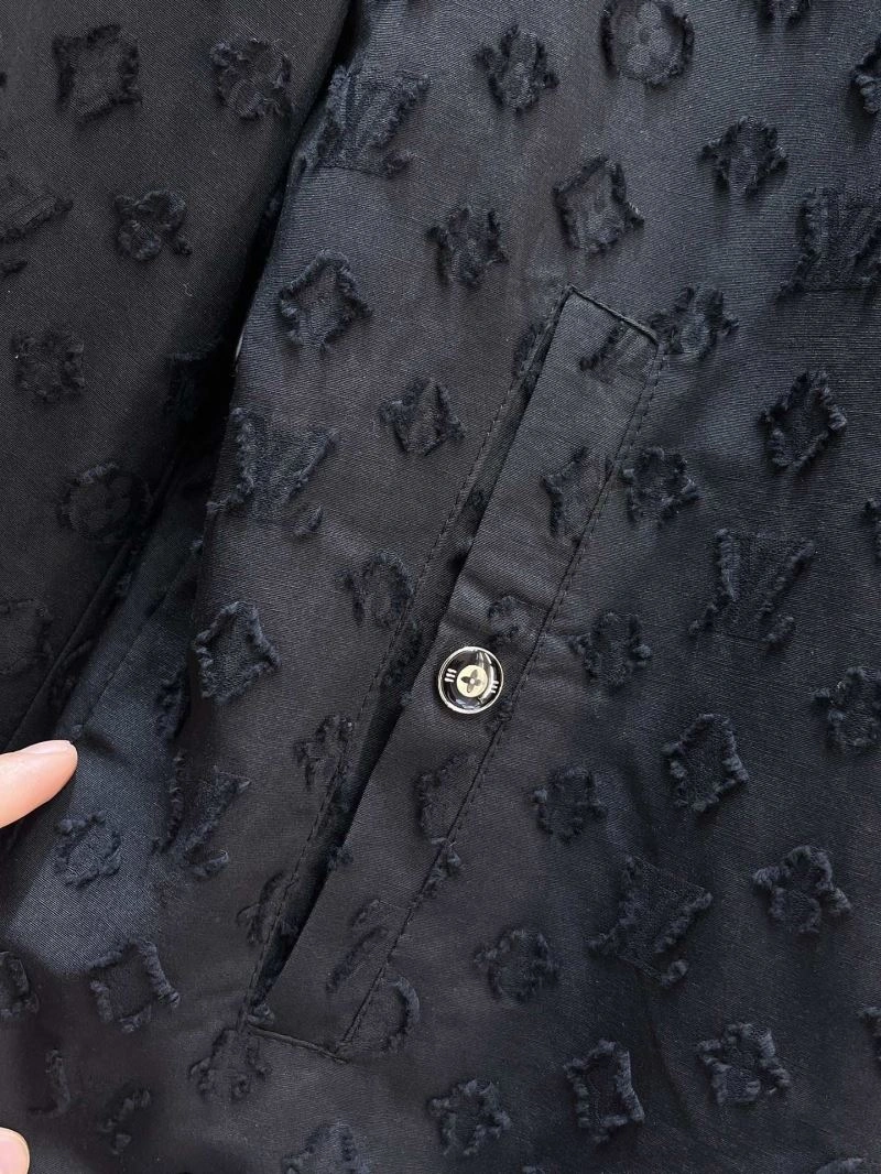Louis Vuitton Outwear OnTrend 137521