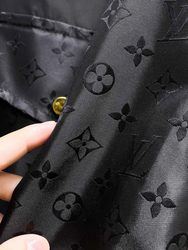 WellDesigned Louis Vuitton Outwear 136891