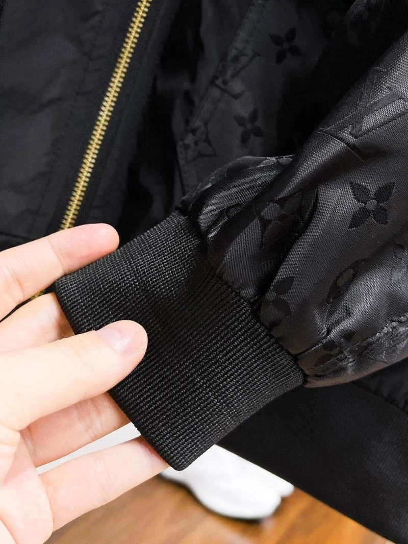 WellDesigned Louis Vuitton Outwear 136891