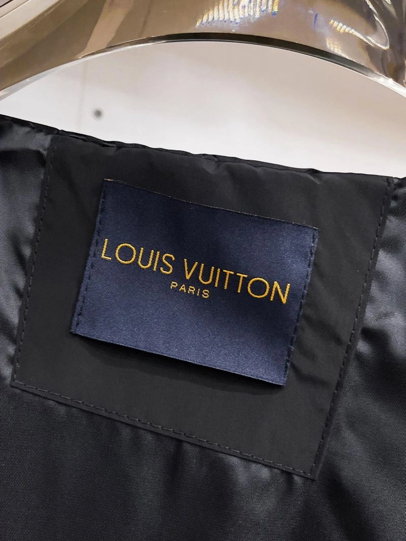 WellDesigned Louis Vuitton Outwear 136891
