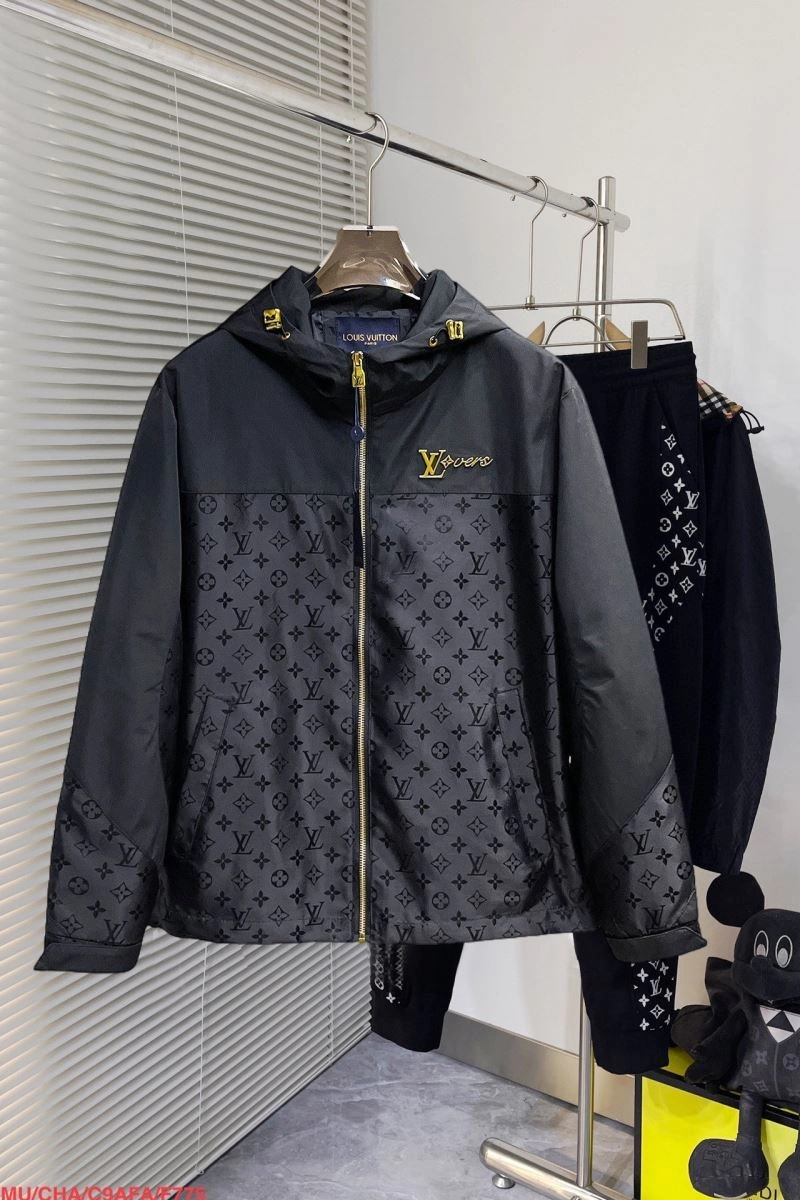 Popular Louis Vuitton Outwear 136890